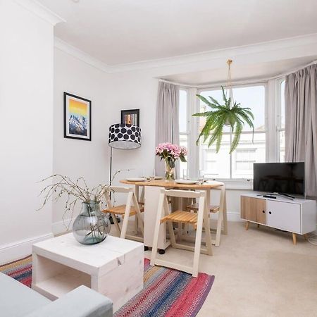 Host & Stay - Guildford Apartment برايتون المظهر الخارجي الصورة